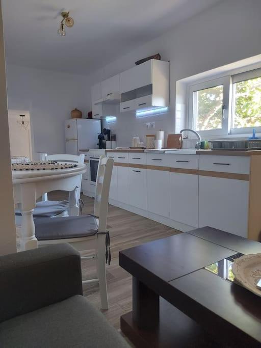 Houlia Home Διαμέρισμα Με Δωρεάν Χώρο Στάθμευσης Στενιές Εξωτερικό φωτογραφία