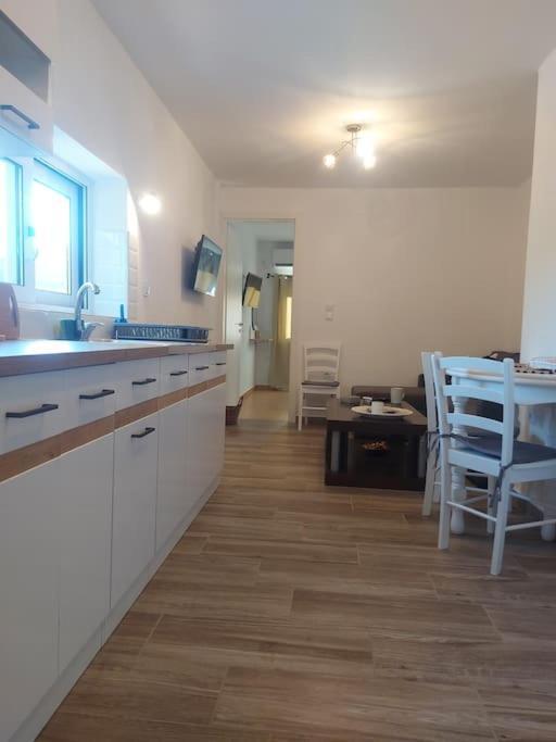 Houlia Home Διαμέρισμα Με Δωρεάν Χώρο Στάθμευσης Στενιές Εξωτερικό φωτογραφία